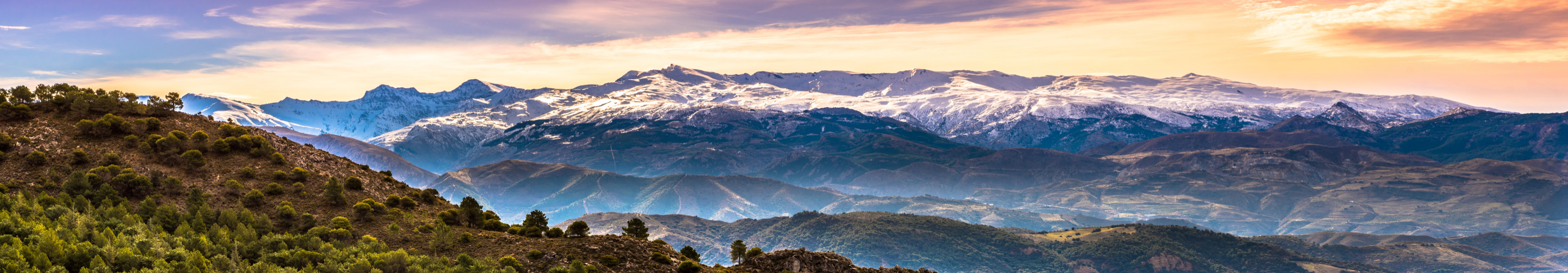 Sierra Nevada Hochgebirge in der N&auml;he der Stadt Grenada in Andalusien