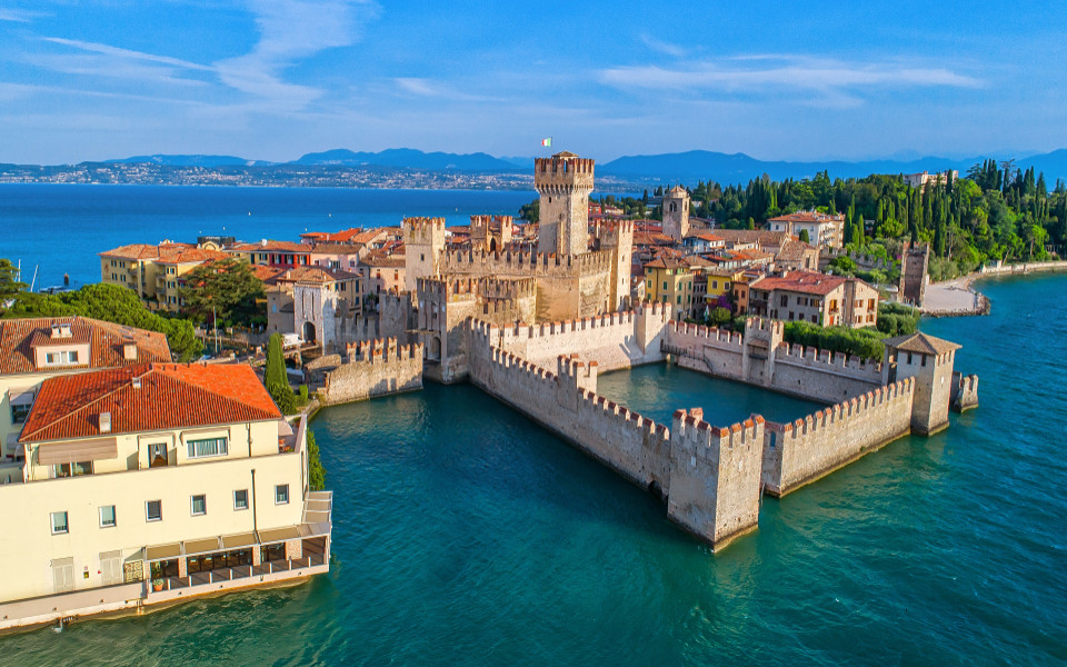 Die Stadt Sirmione am Gardasee